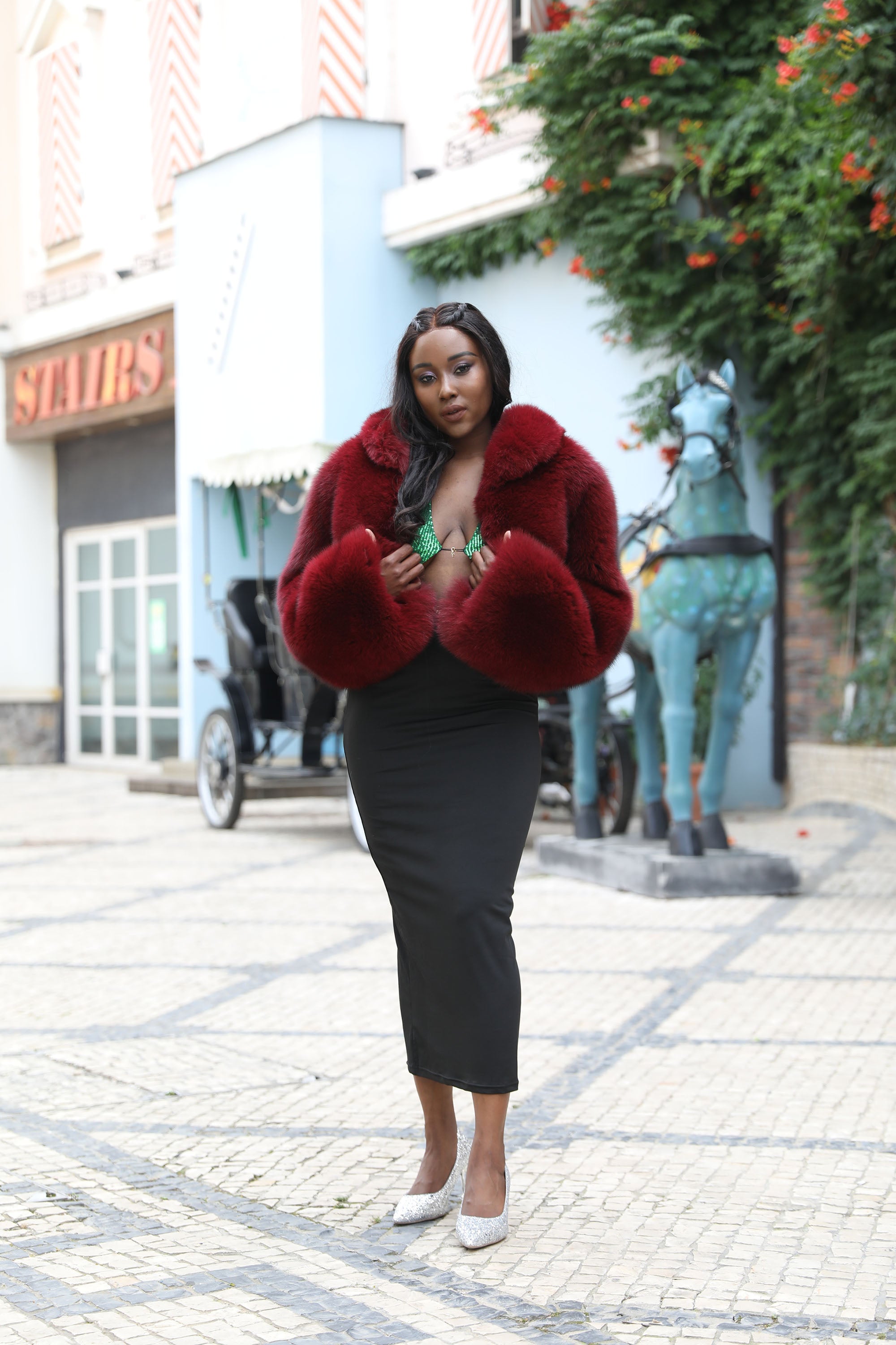 Women's Whole-Pelt Fox Fur Cropped Jacket with Oversized Shawl Collar — Downtown Rhythm