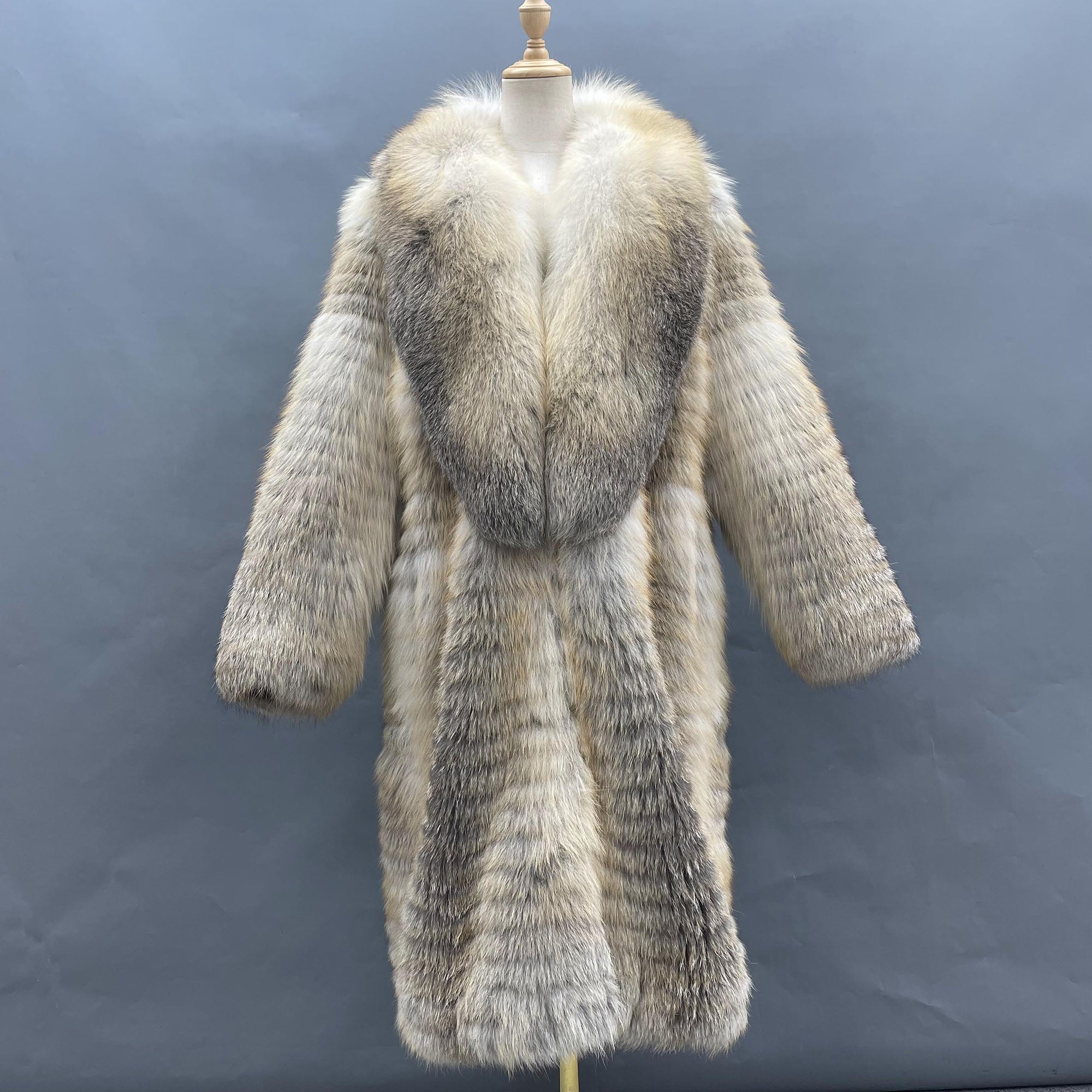 Women's Golden Island Fox Fur Long Coat - Collar Close-up