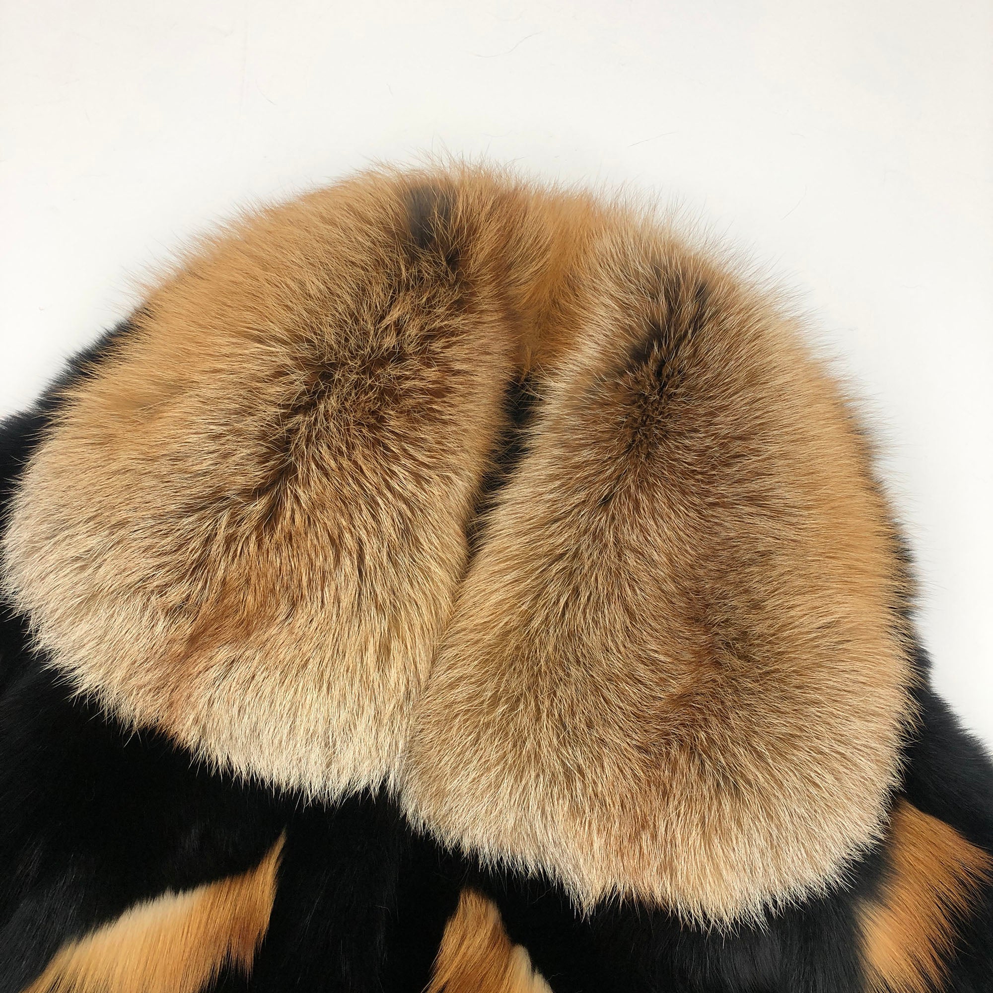 Women's Whole-Pelt Fox Fur Cropped Jacket with Oversized Red Fox Collar — detail 3